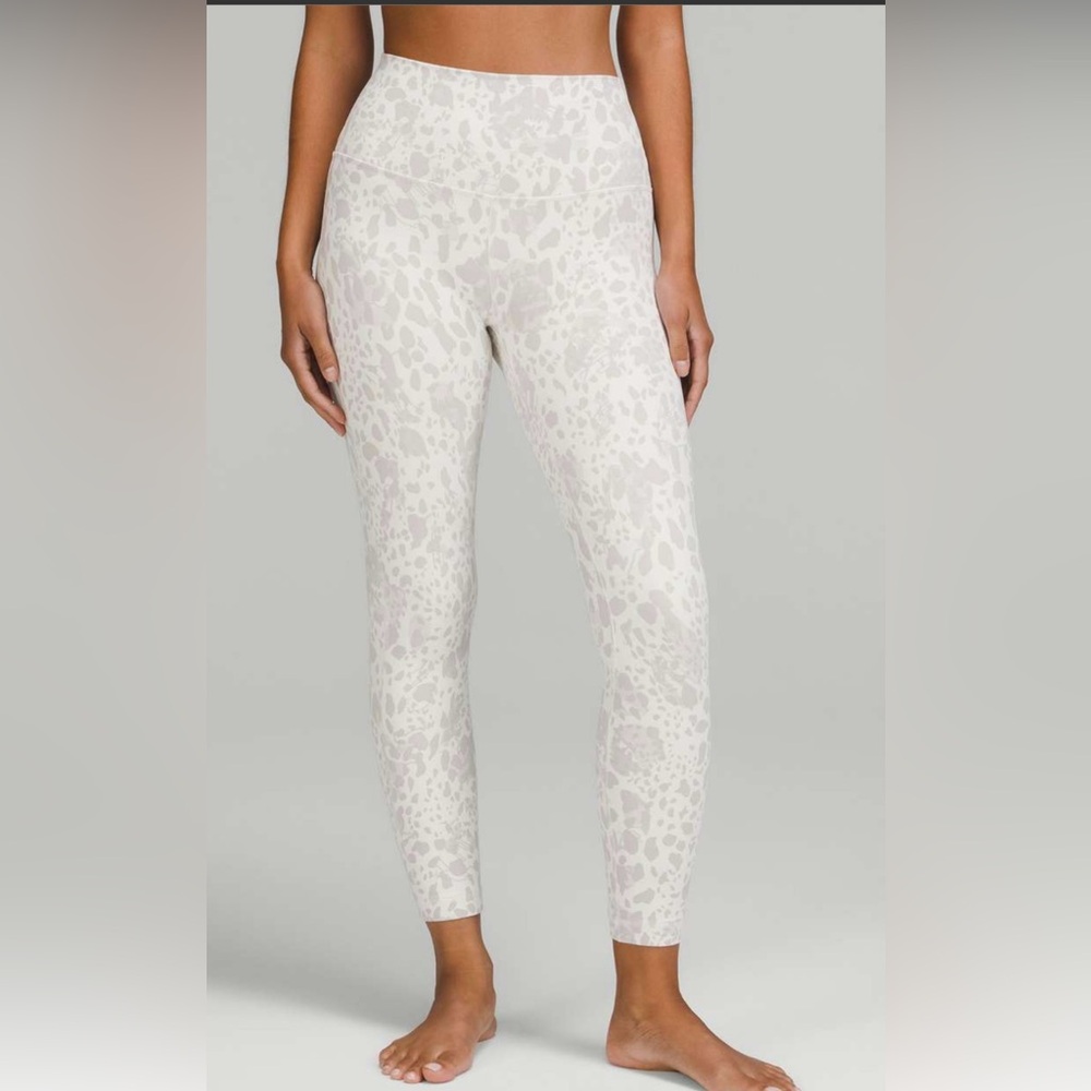 Lululemon Align High-Rise Pant 25"
Cheetah Camo Antique White Multi